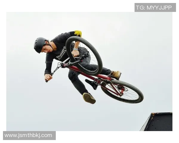 成都极限运动队的反击之路探索与挑战极限运动的深度与激情 成都极限运动队的反击之路探索与挑战极限运动的深度与激情