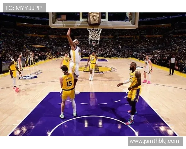 2012年湖人与掘金的激烈对决回顾及赛季精彩瞬间分析