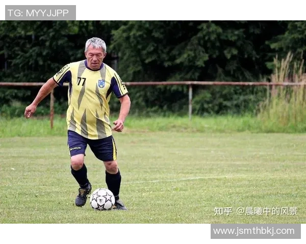 安特卫普与摩斯高的精彩对决揭示足球战术与团队合作的魅力